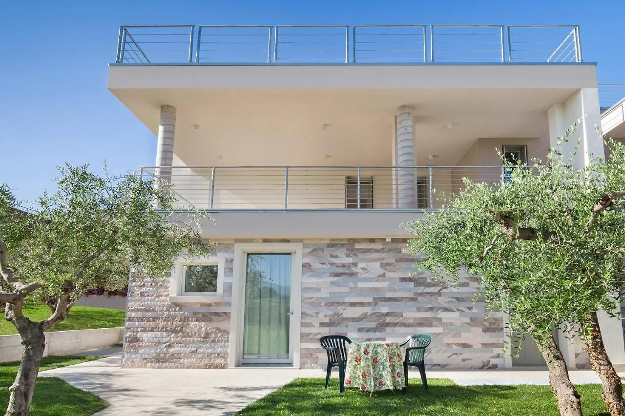 ברדולינו Villa Aurora-Holiday Home Apt 2 0*,  איטליה